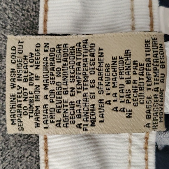 YMI Patriotic Cut Off Frayed Hem Denim Shorts JUNIORS SIZE: 9 - Picture 11 of 15